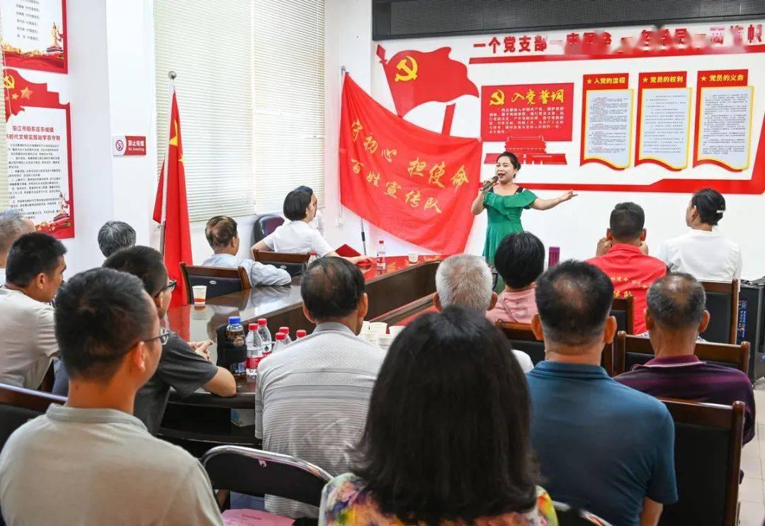 同样是60 港圈男神,周润发和其他人对比,差别怎么那么大